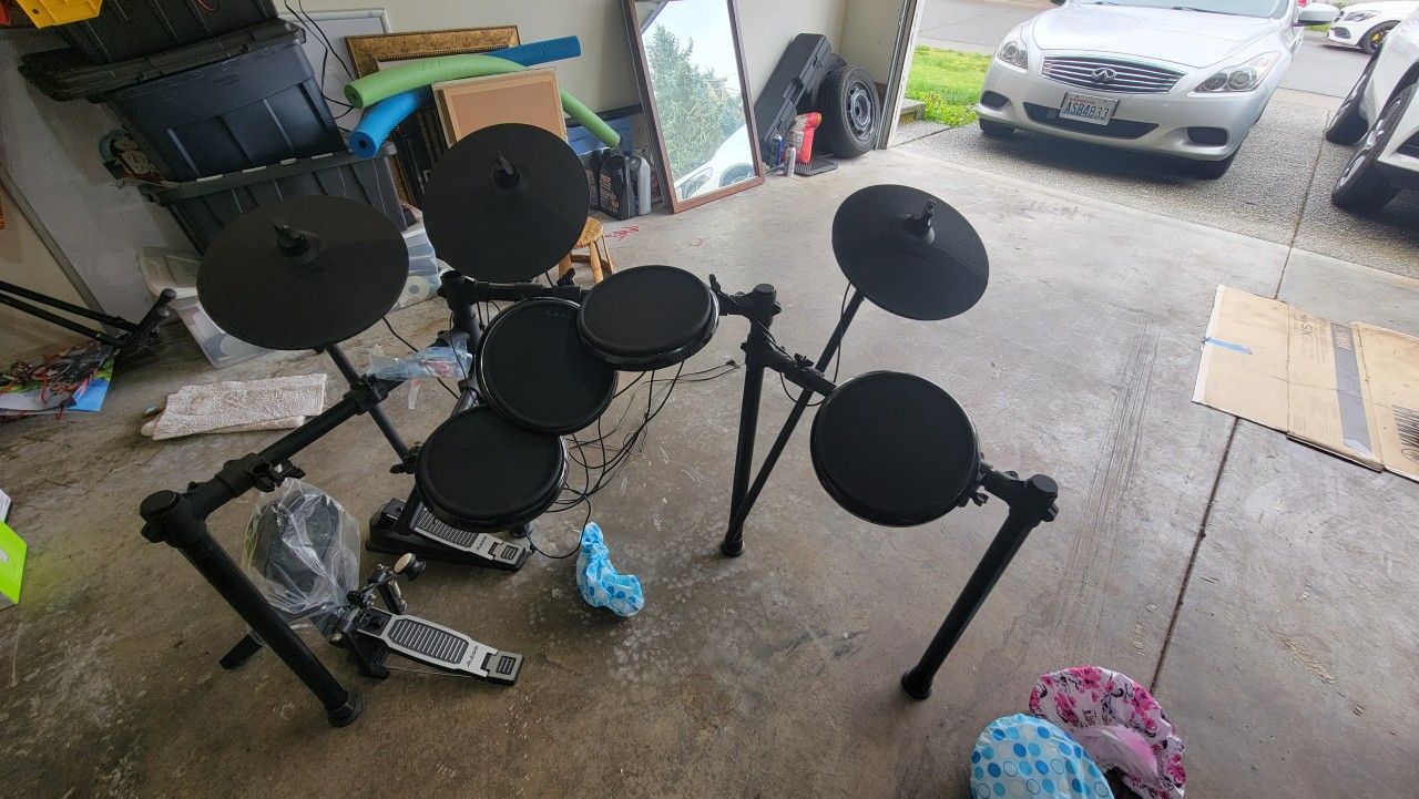 Alesis Electric Drum Set