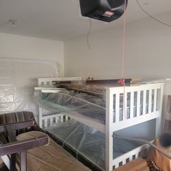 White Bunk Beds (GREAT CONDITION)