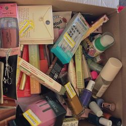 Beauty And Skincare Bundle ((( PERFECT FOR RESELLING ))) 