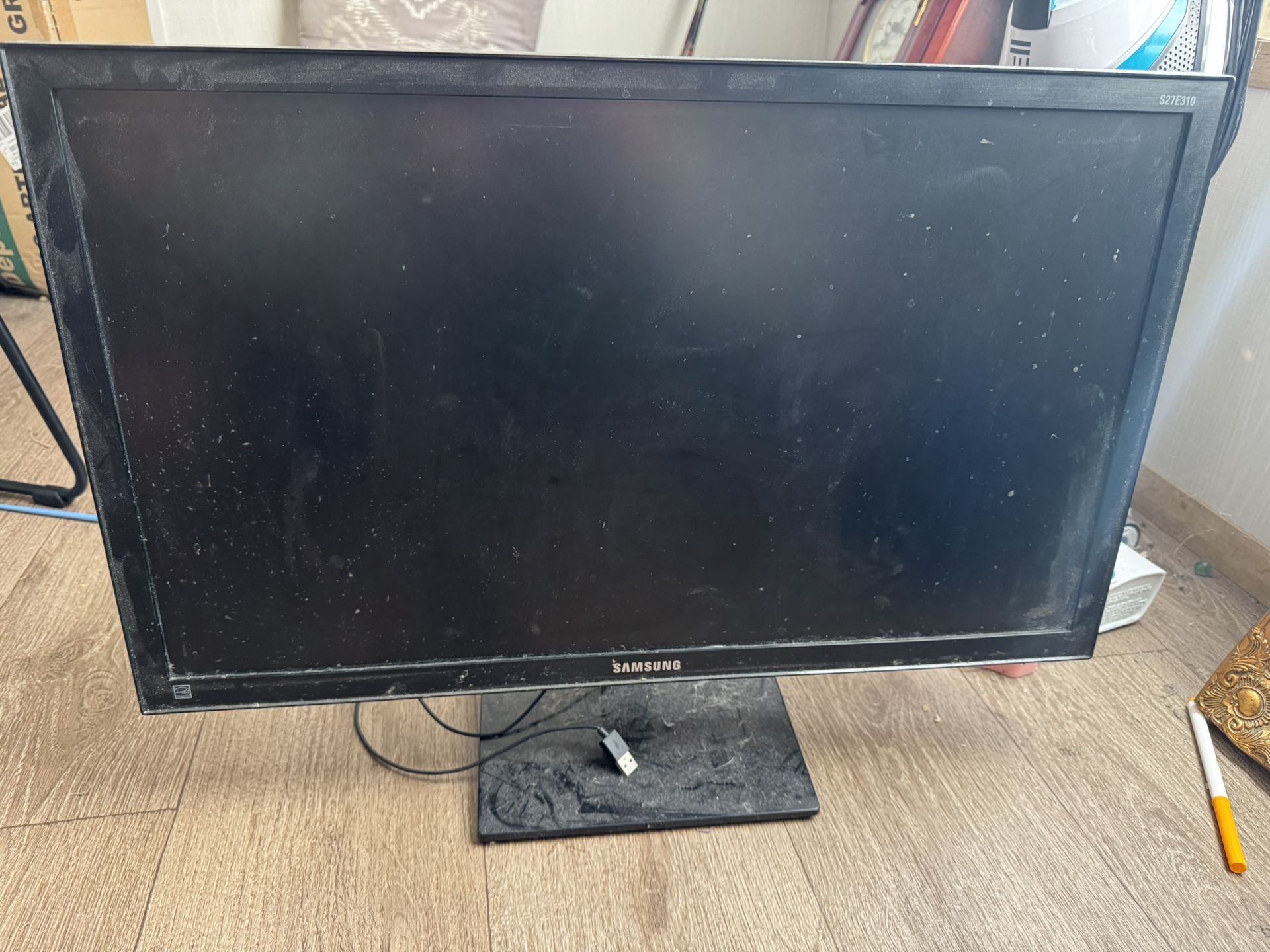 Samsung Computer Screen And Dell Tower