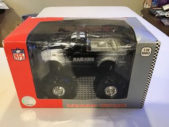 Fleer Limited Edition Ford F-350 Raiders Monster Truck