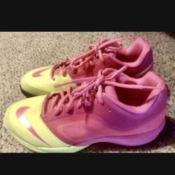 Womens Nikes Shoes 9.5 