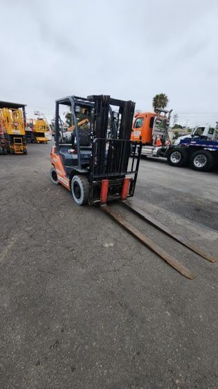 5,000 LB FORKLIFT WHSE (GAS/LP) For Sale! Low Hours