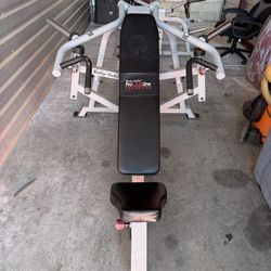 BODY-SOLID LIVP LEVERAGE INCLINE BENCH PRESS