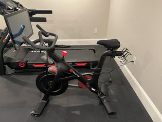 Peloton Indoor Exercise Bike with Screen 2022