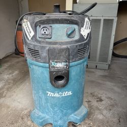Makita Industrial Wet/Dry Vacuum Xtract Vac (12 Gallon) – Heavy Duty Shop Vac