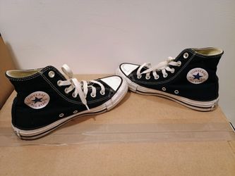 Black or white women's chucks