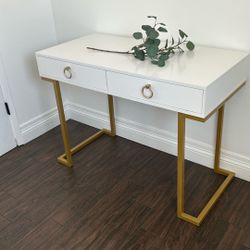 Vanity Table 