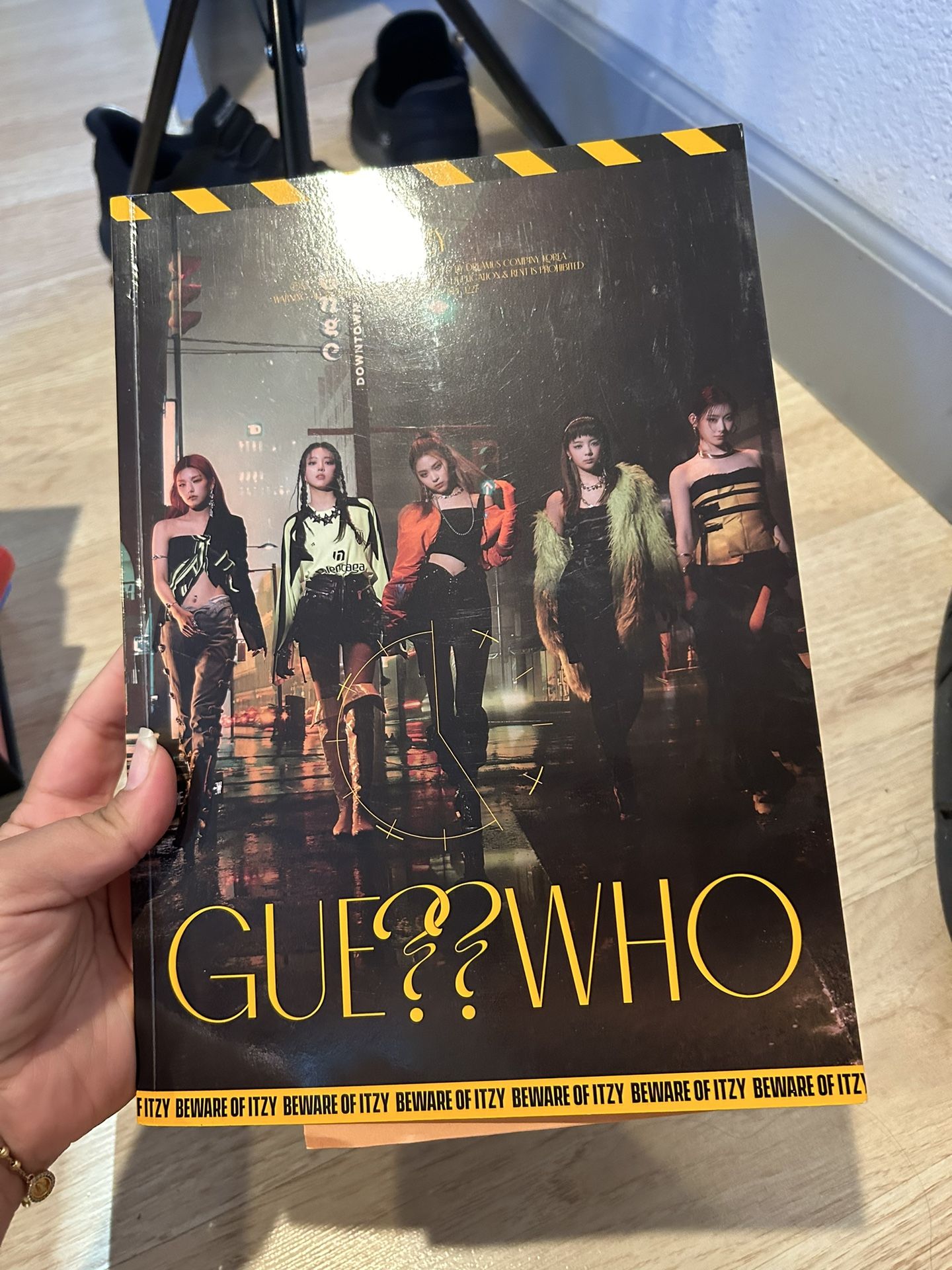 Guess who itzy album