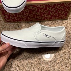 Van Women’s Shoes Size 7