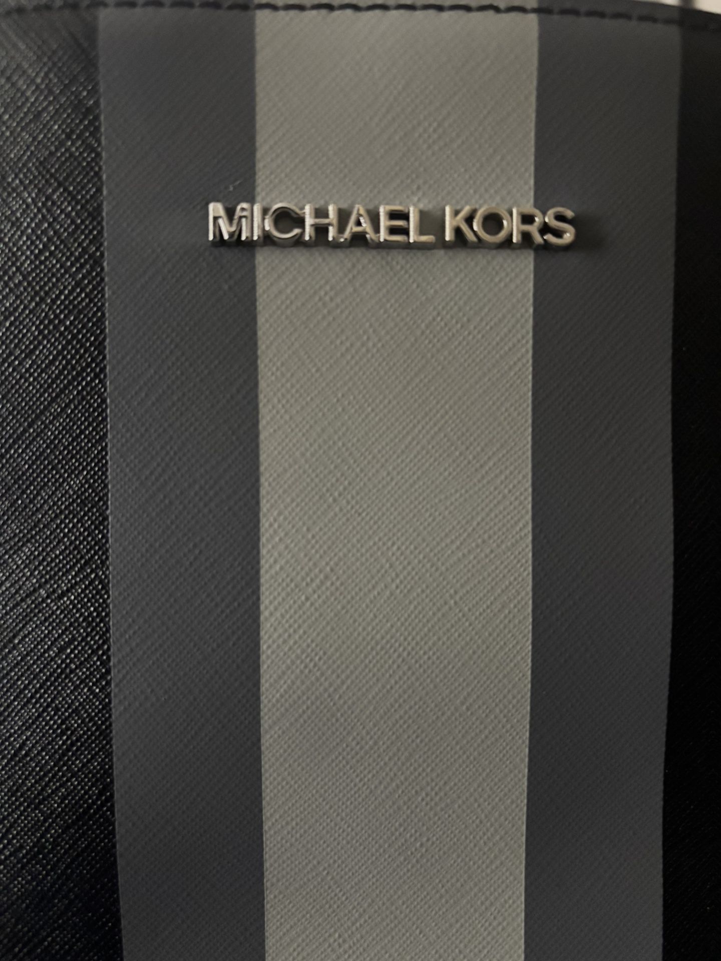 Micheal Kors Purse