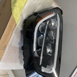 2020-2024 Mercedes Benz GLC Right Headlight 
