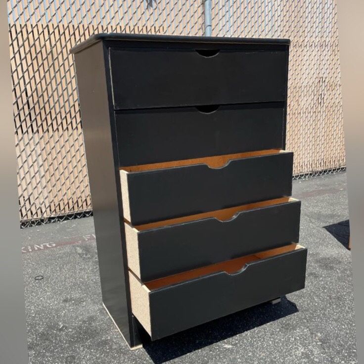 Dresser No Knobs