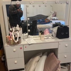 Vanity Desk For Sale