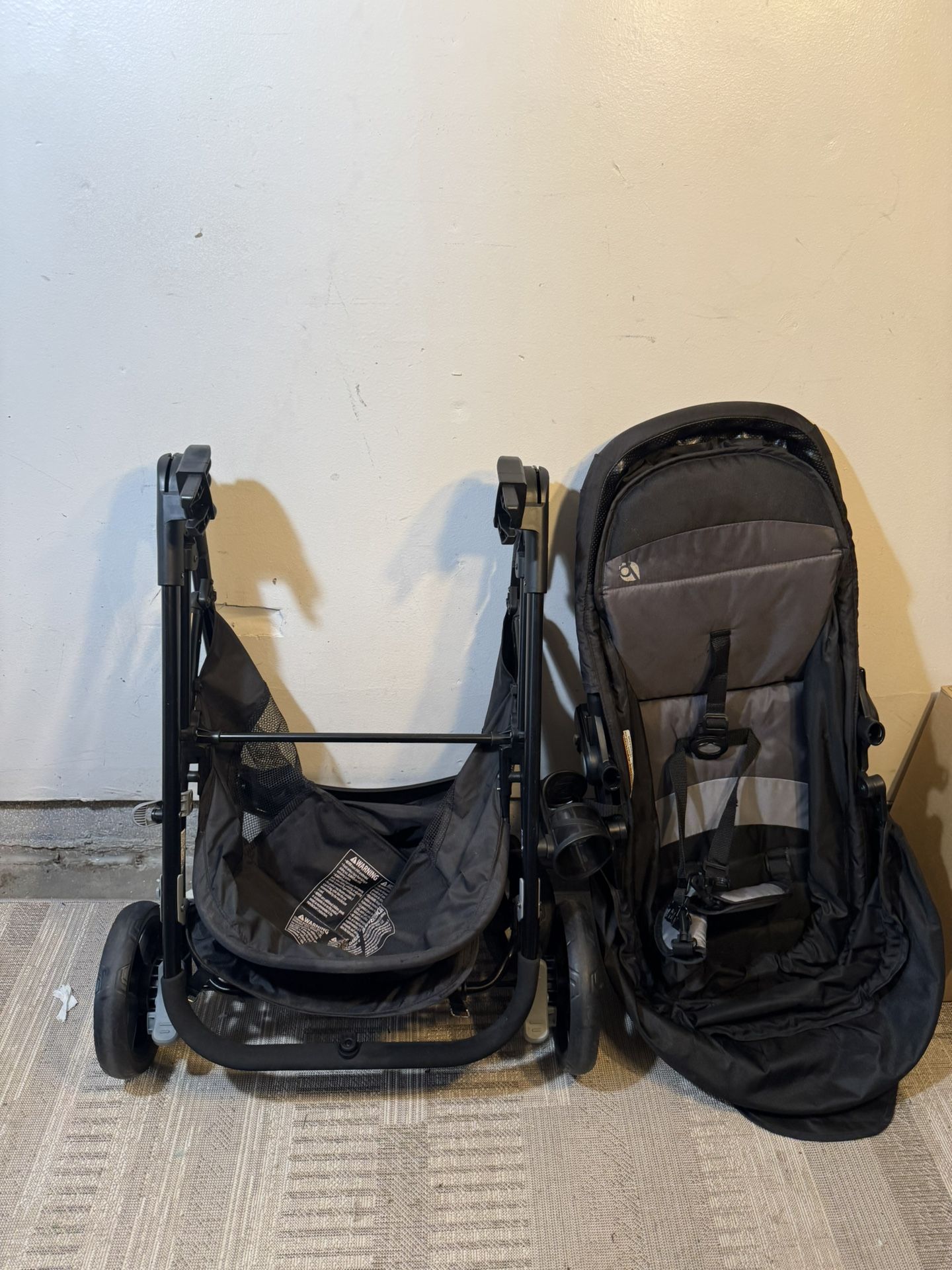 TRAVEL STROOLER 