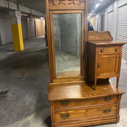 Antique Victorian oak Gentleman’s dresser 