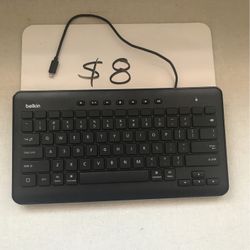 Wired Keyboard For Ipad (read description)