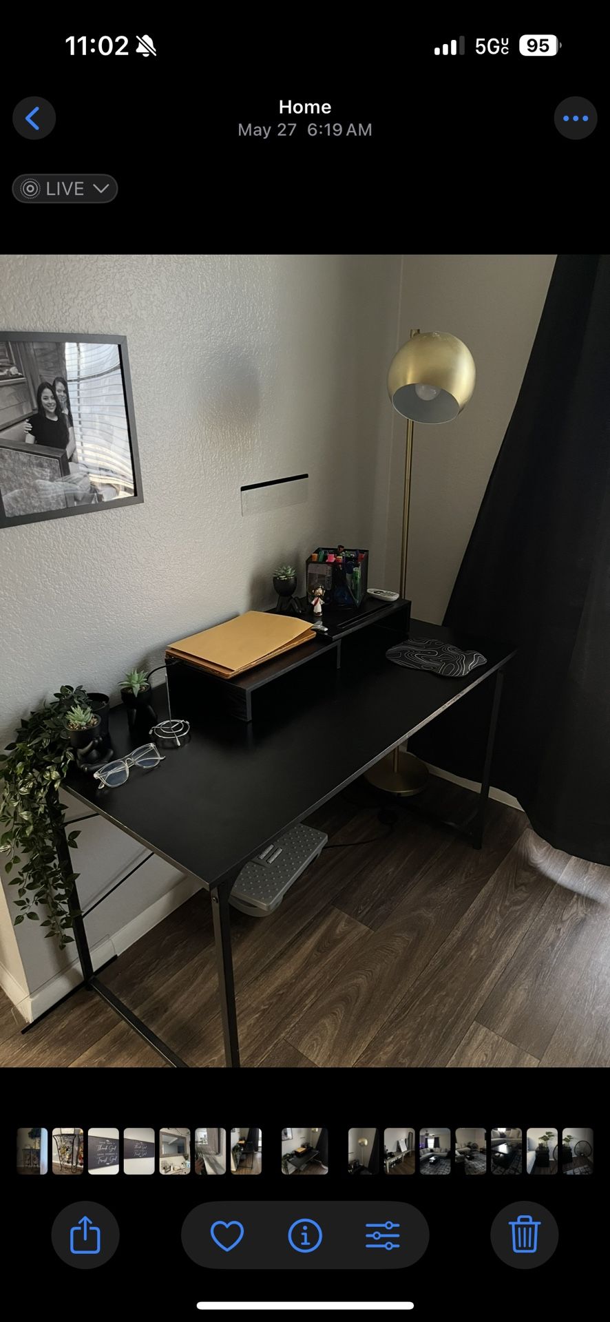Black Desk
