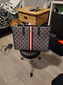 Tommy Hilfiger Purse
