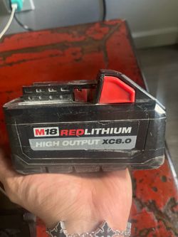 8.0ah Milwaukee battery (75% battery life)