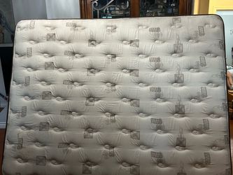 Queen matress