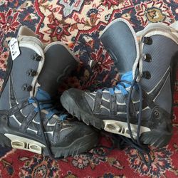 BURTON SNOWBOARD BOOTS SZ 8.5