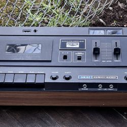 AKAI GXC-40D cassette deck
