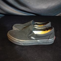 Women's Black VANS Classic Slip ons (Size 7.5)