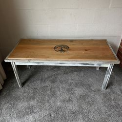Tables An Bed 