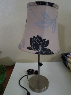 Nice table lamp -new