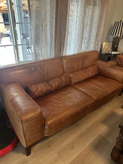 VIOLINO LEATHER SOFA