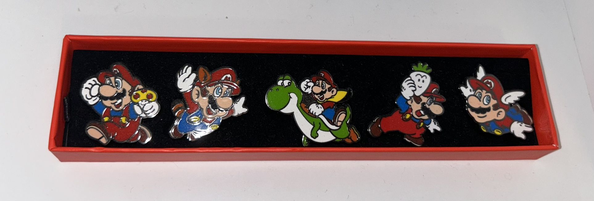Mario 35th Anniversary Pins Set