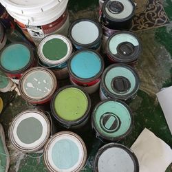 Pinturas Nuevas Llenas La Lata A$20 Cada Una