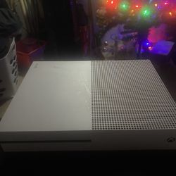 Xbox One S With Controller 