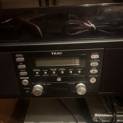 CD recorder system(TEAC) Vinyl/Cassette/ Radio/CD player, that records.