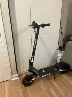 KuKirin G2 Electric Scooter with a white paint job