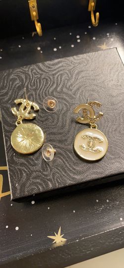 CC earrings😍