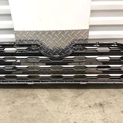 2019 - 2023 TOYOTA RAV-4 GRILLE LOWER OEM