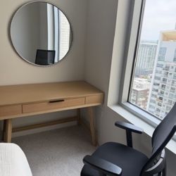 Desk & Rolling chair