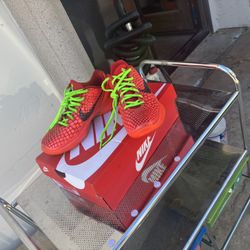 Kobe’s Reverse Grinches Size 4 Youth