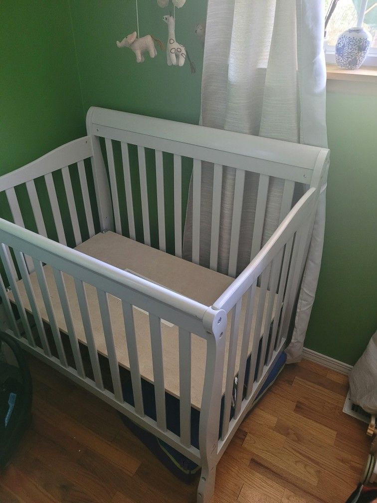 Mini Crib