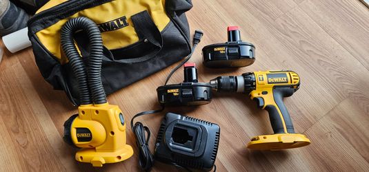 Dewalt 18v hammer drill and light