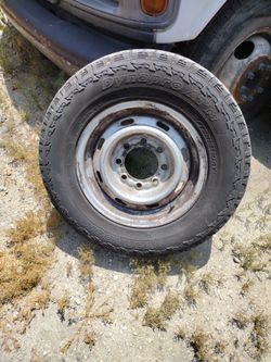 8 Lug 16' Wheel And Tire Dodge 