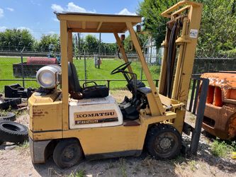 Forklift Komatsu 5000 lbs