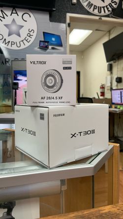 FujiFilm x-t30iii silver with Viltrox 28mm AF