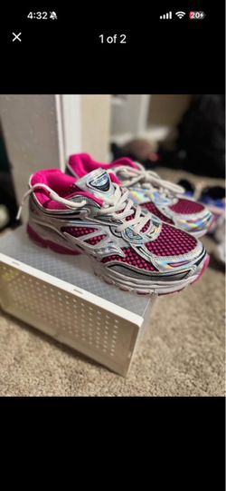 Saucony shoes size 6.5M