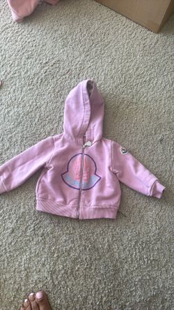 Moncler sweater 6-9 M
