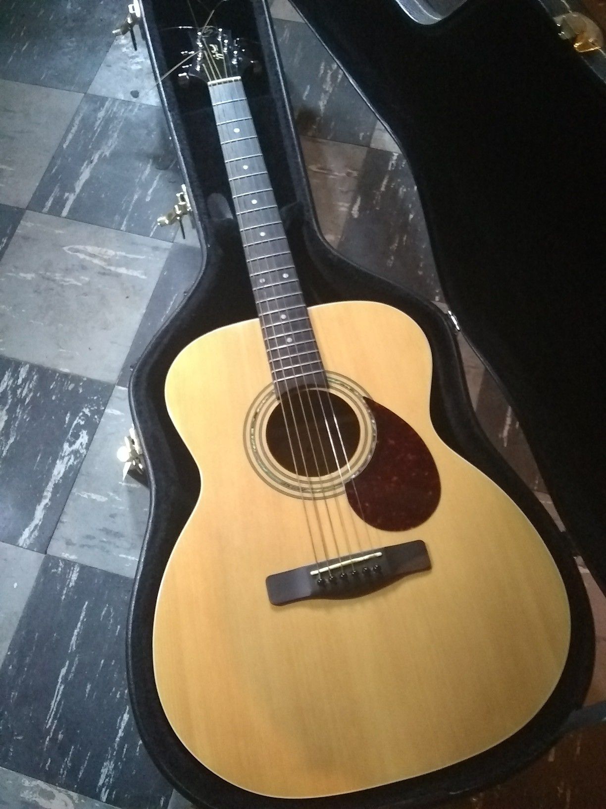 Samich Acoustic Guitar like new