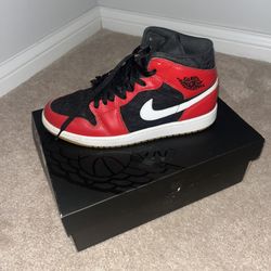 Air Jordan 1 Mid SE