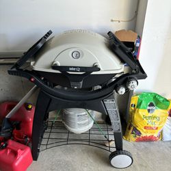 Weber (contact info removed)1 Q3200 Natural Gas Grill,White *GAS TANK NOT INCLUDED*